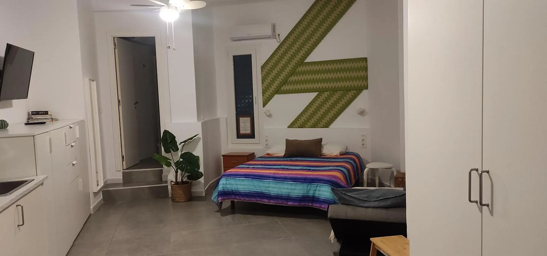 アパート Nice And Cosy Lofts City Center 1&2 マラガ